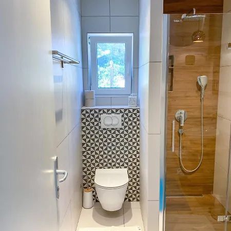 Eco Sunshine 아파트 룸바르다